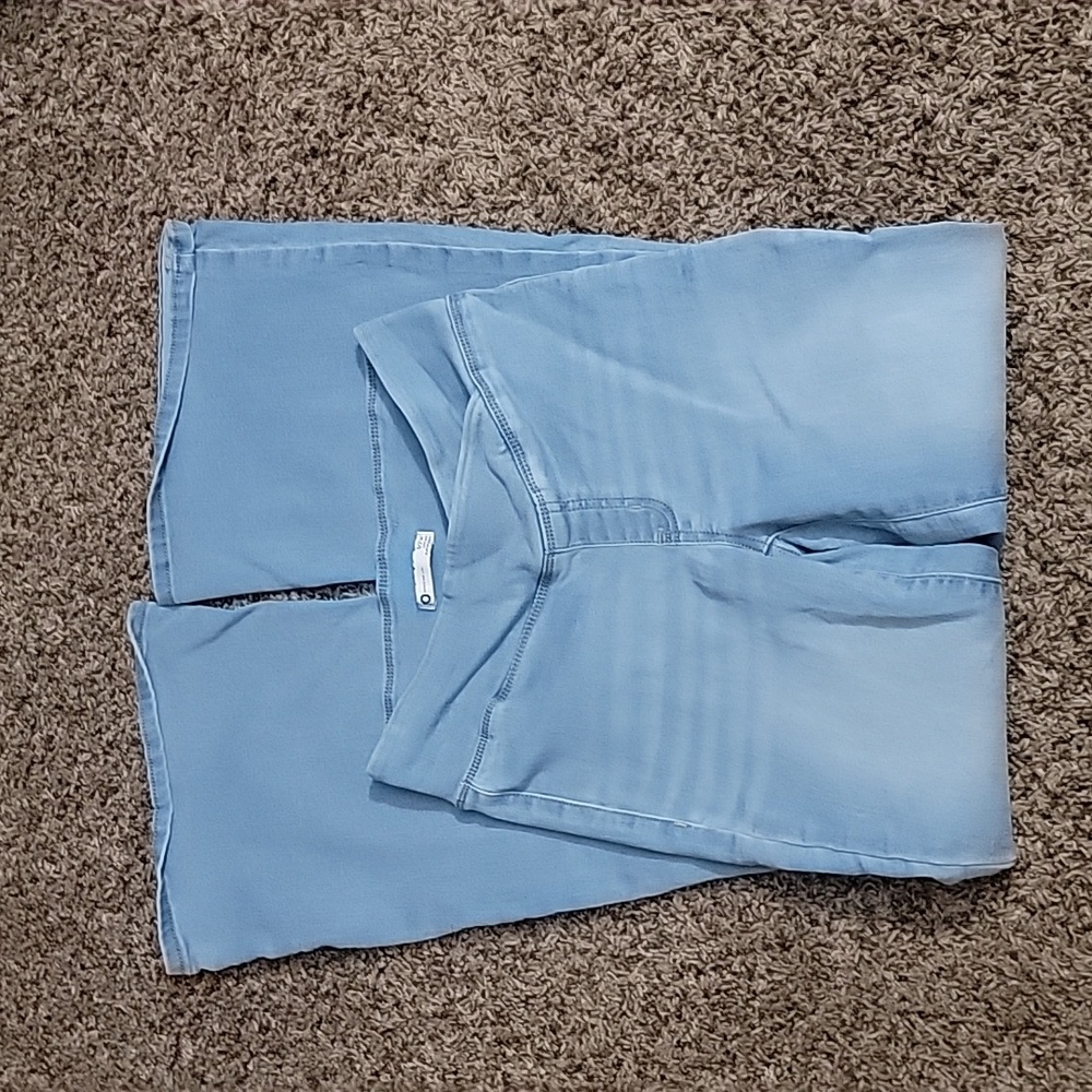 Ladies pull on jeans